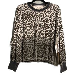 Animal print stretch top Size M